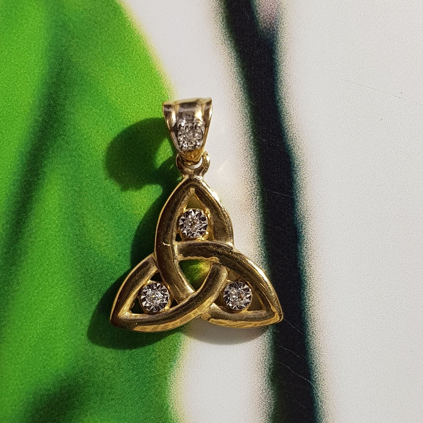 DP010 - PEND DIA TRINITY YG