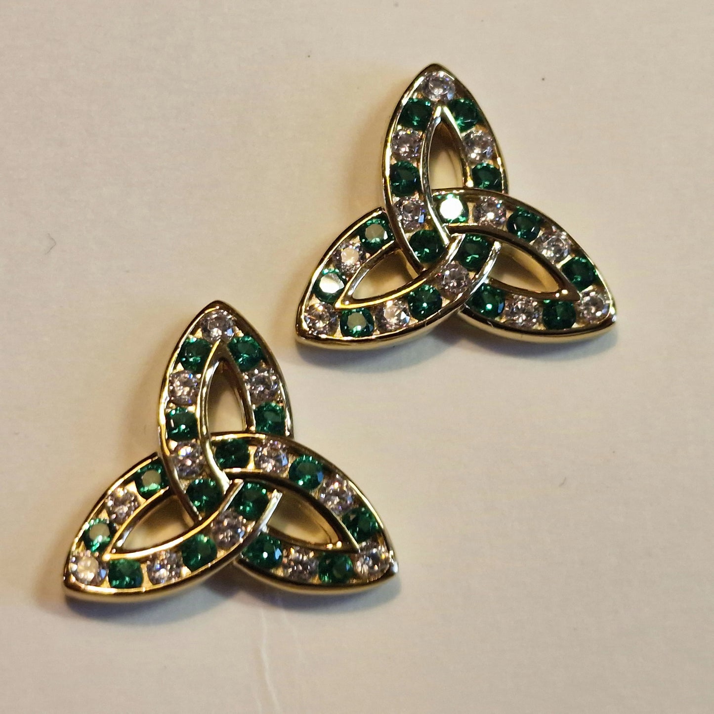 GFCE001 - EAR CZ GR TRINITY STUD