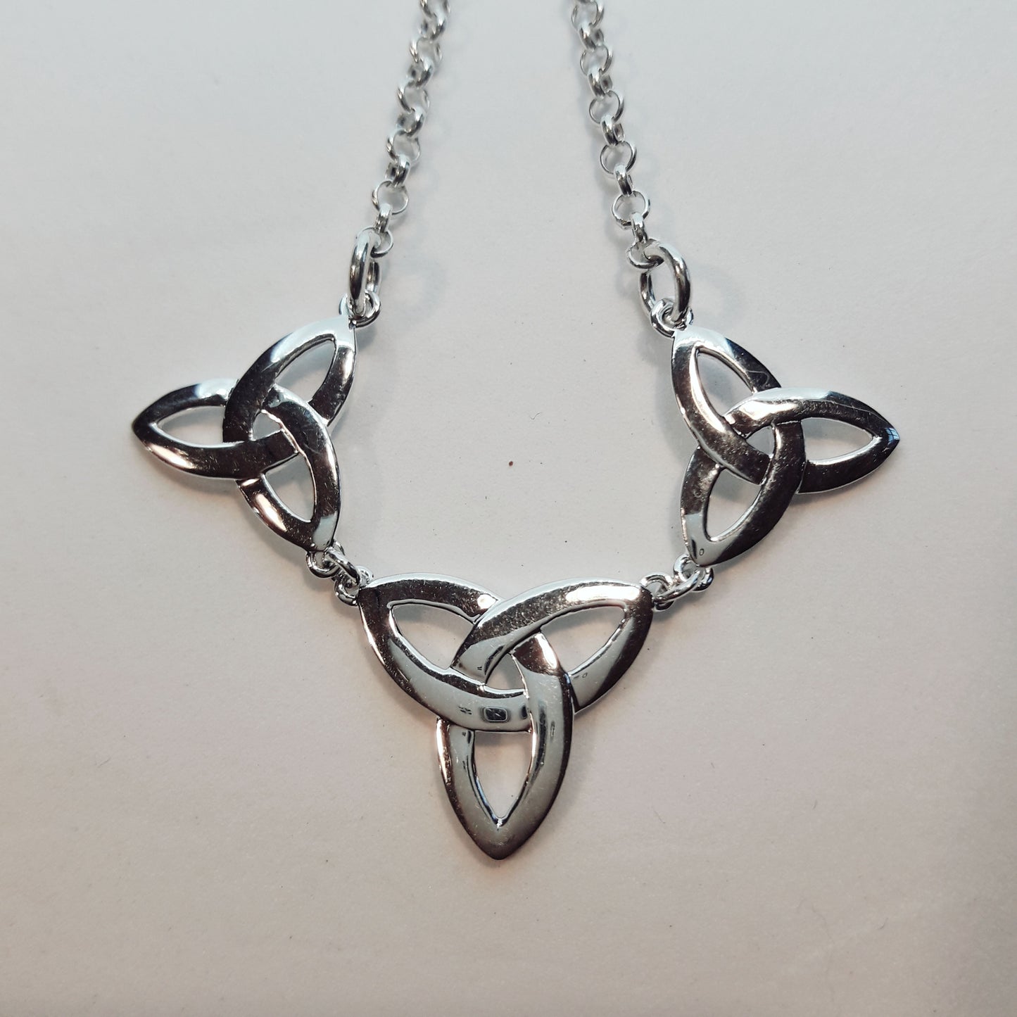 SCNL003 - NECKLETTE TRINITY PLAIN X 3