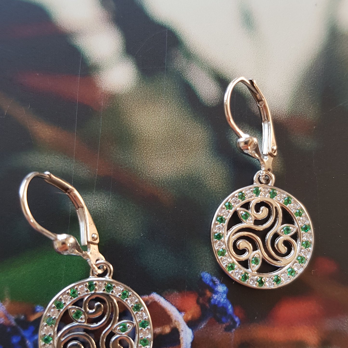 SCE081 - EAR GR CZ TRI