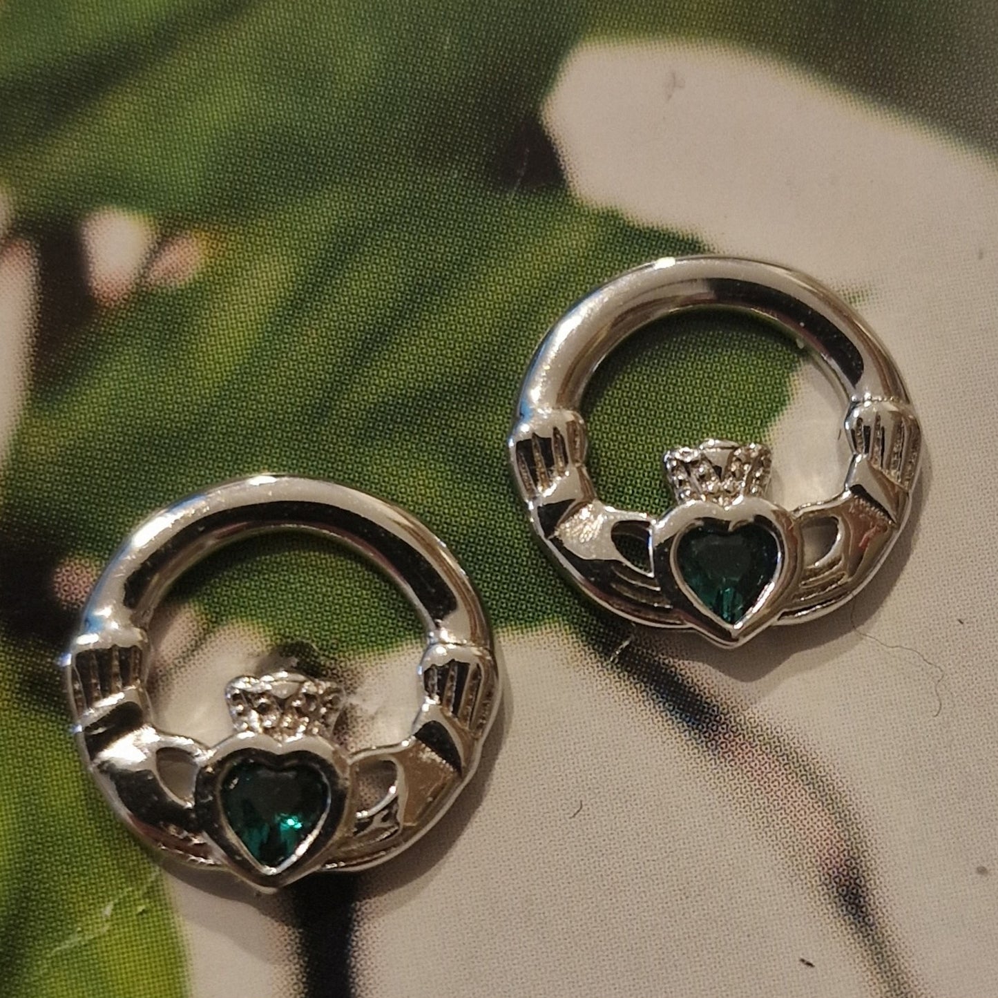 SCE085GR - EAR GREEN