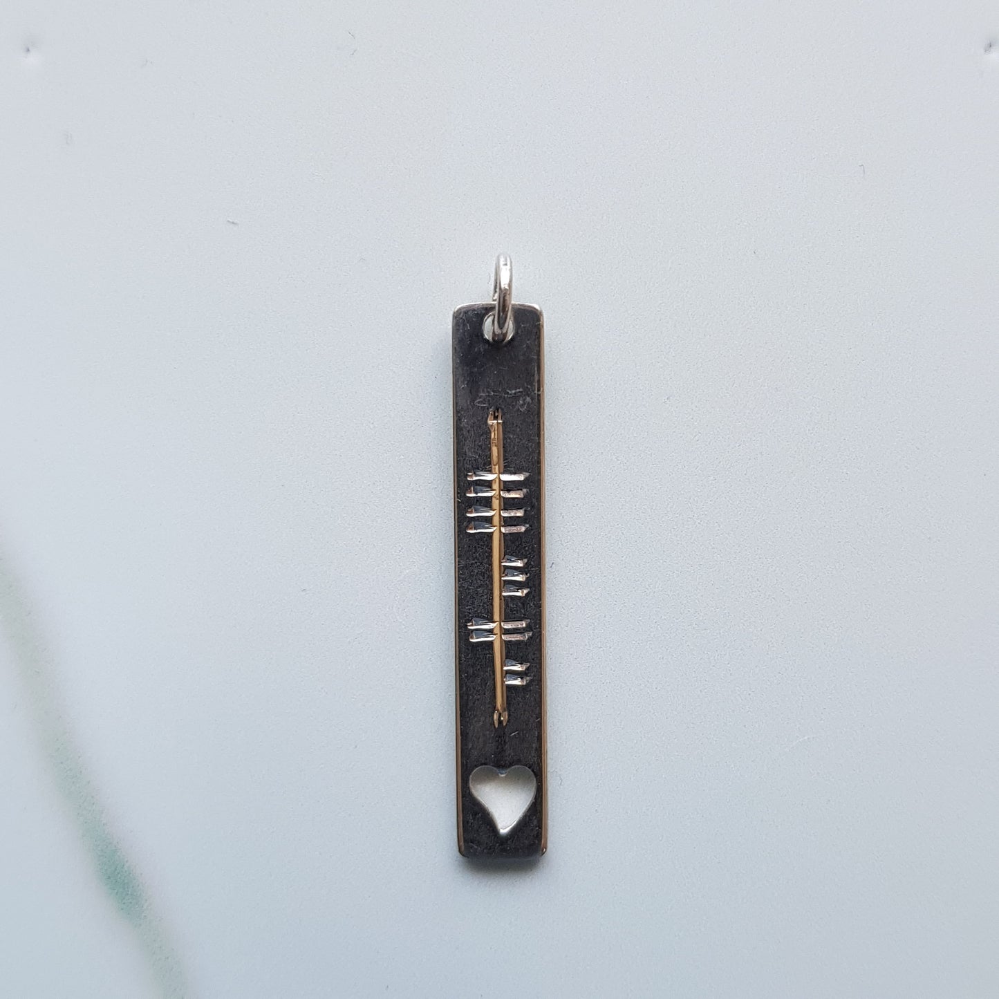 SCP194 - PEND OGHAM VERTICAL LOVE & HEART C
