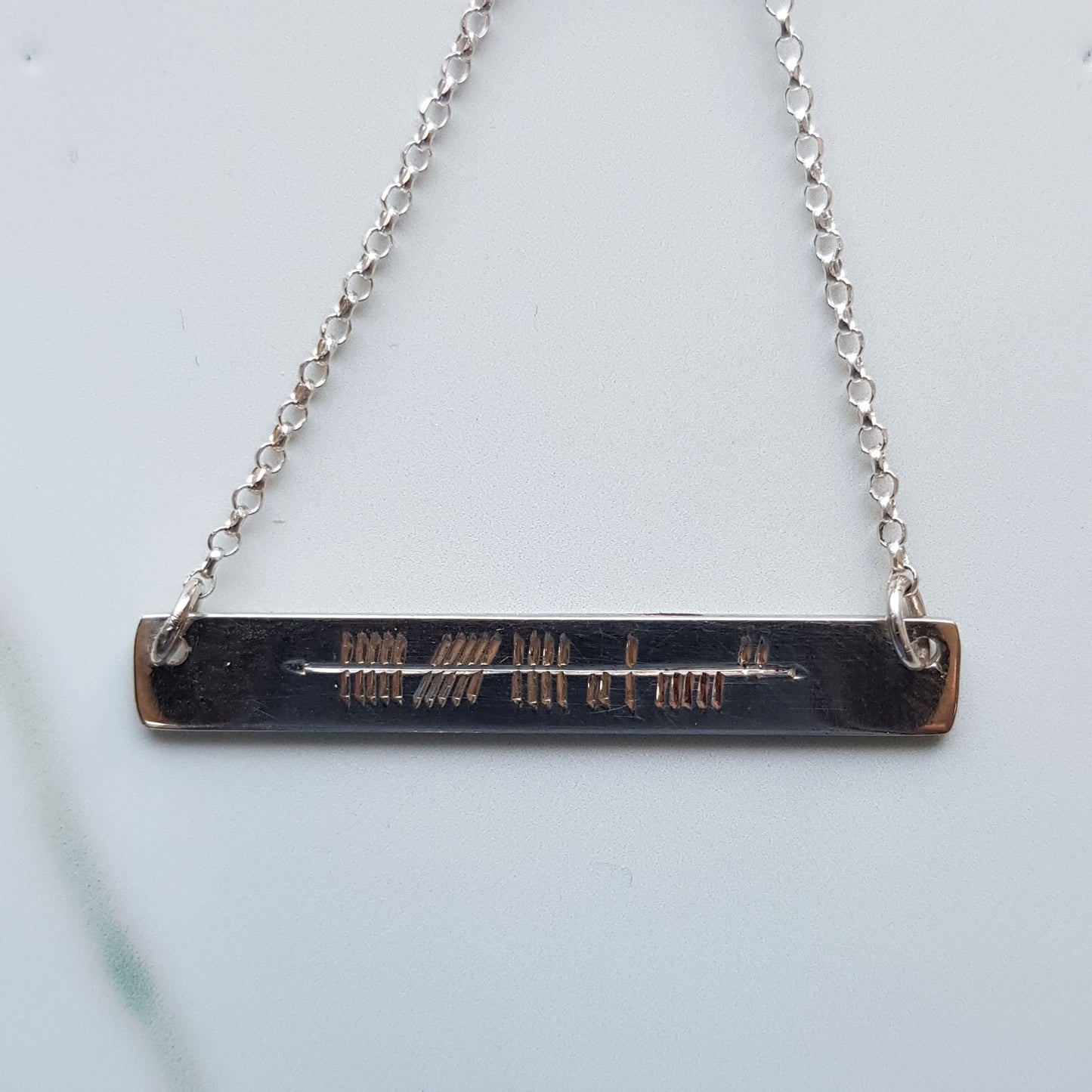 SCP195 - PEND OGHAM HORIZONTAL IRELAND
