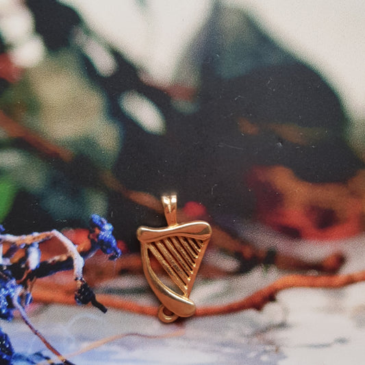 CP125 - PEND GR ELONGATED TRINITY - CZ - CP03451 REAL