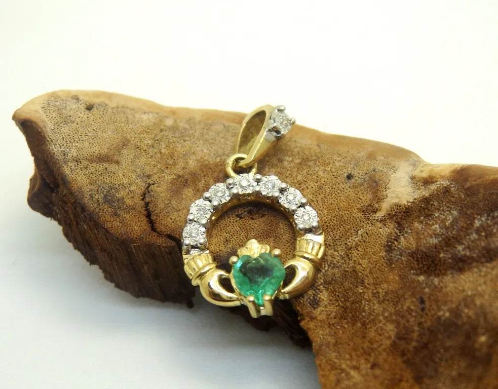 DP004 - PEND EM DIA CLADD - 9CT YELLOW GOLD