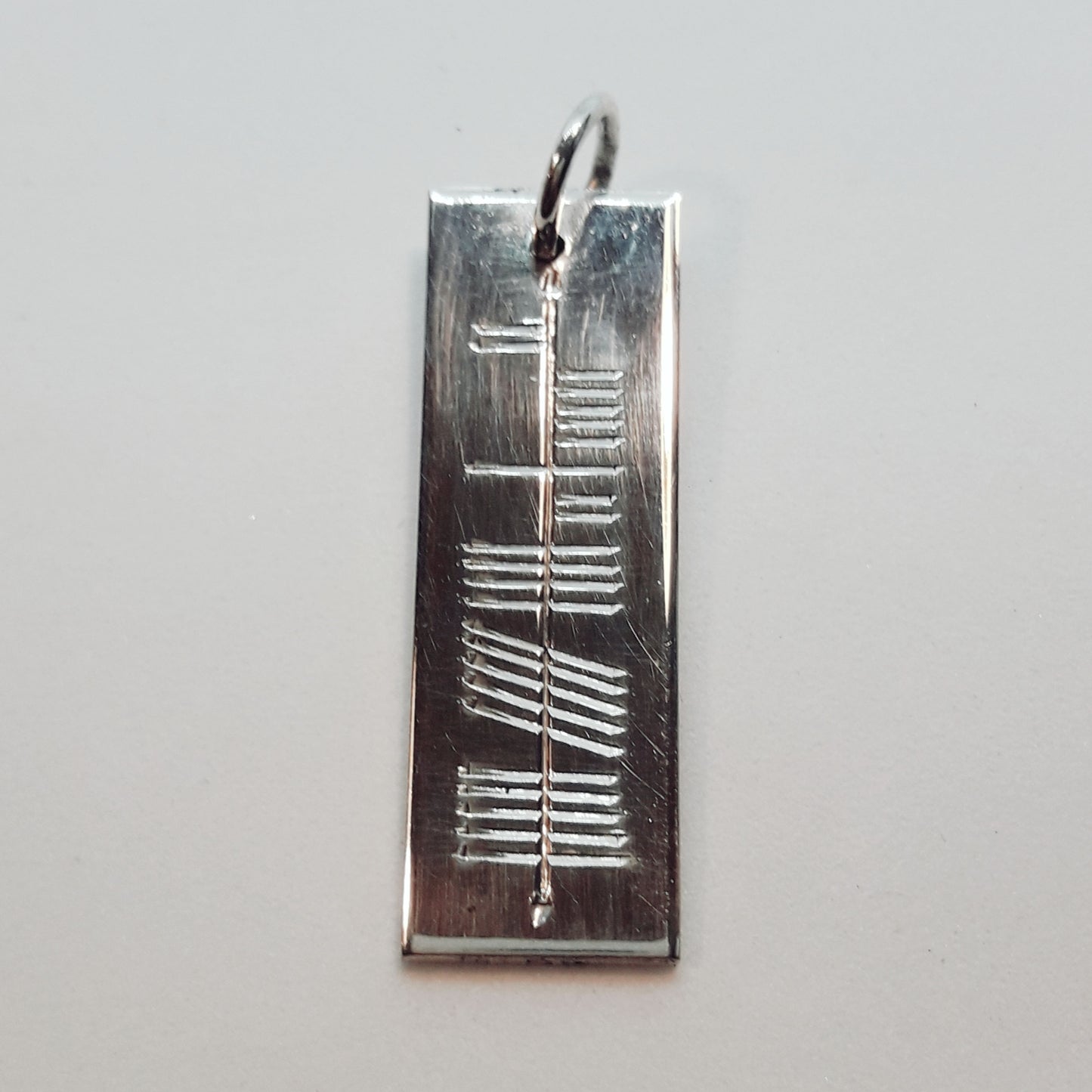 SCP211 - PEND OGHAM VERTICAL IRELAND