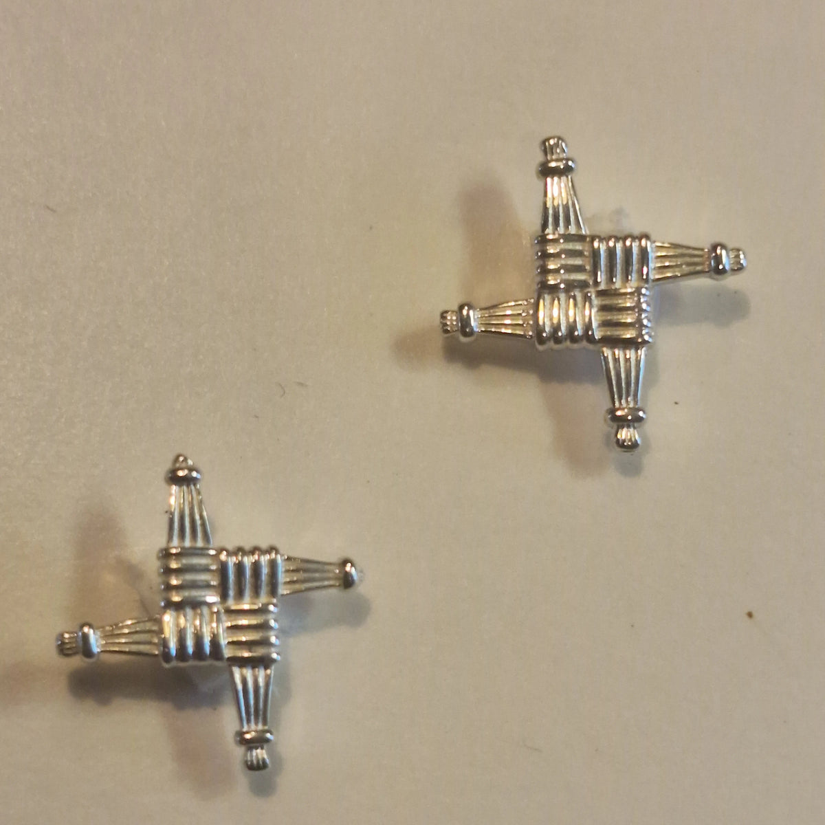 SCE021 - EAR STUD ST BRIGID CROSS