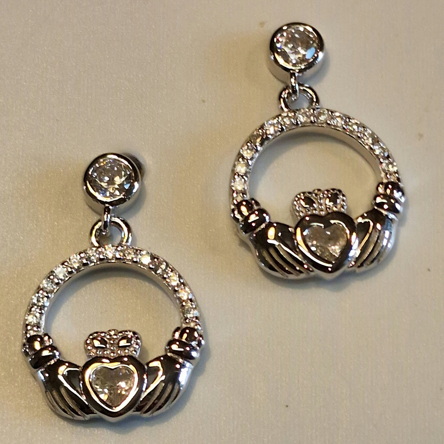 SCE088CZ - EAR CZ DROP CLADD
