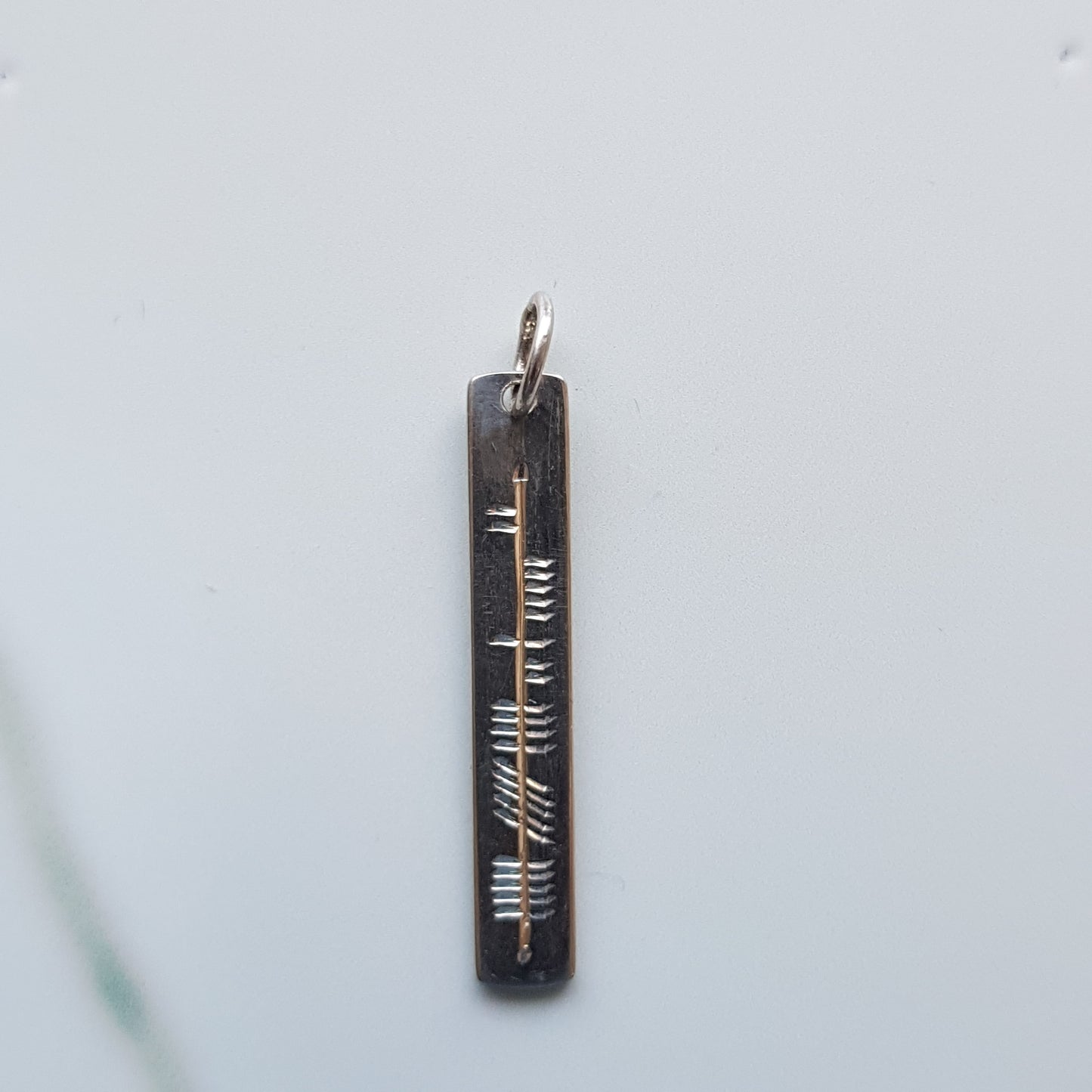 SCP197LOVE - PEND OGHAM VERTICAL LOVE