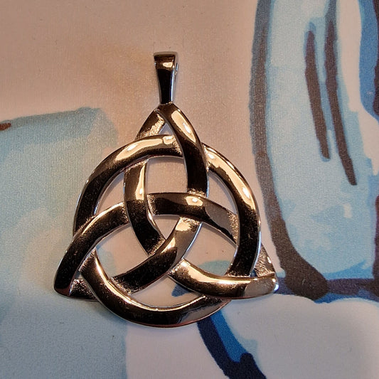 SCP274 - PEND TRINITY LARGE, CIRCLE INTERT